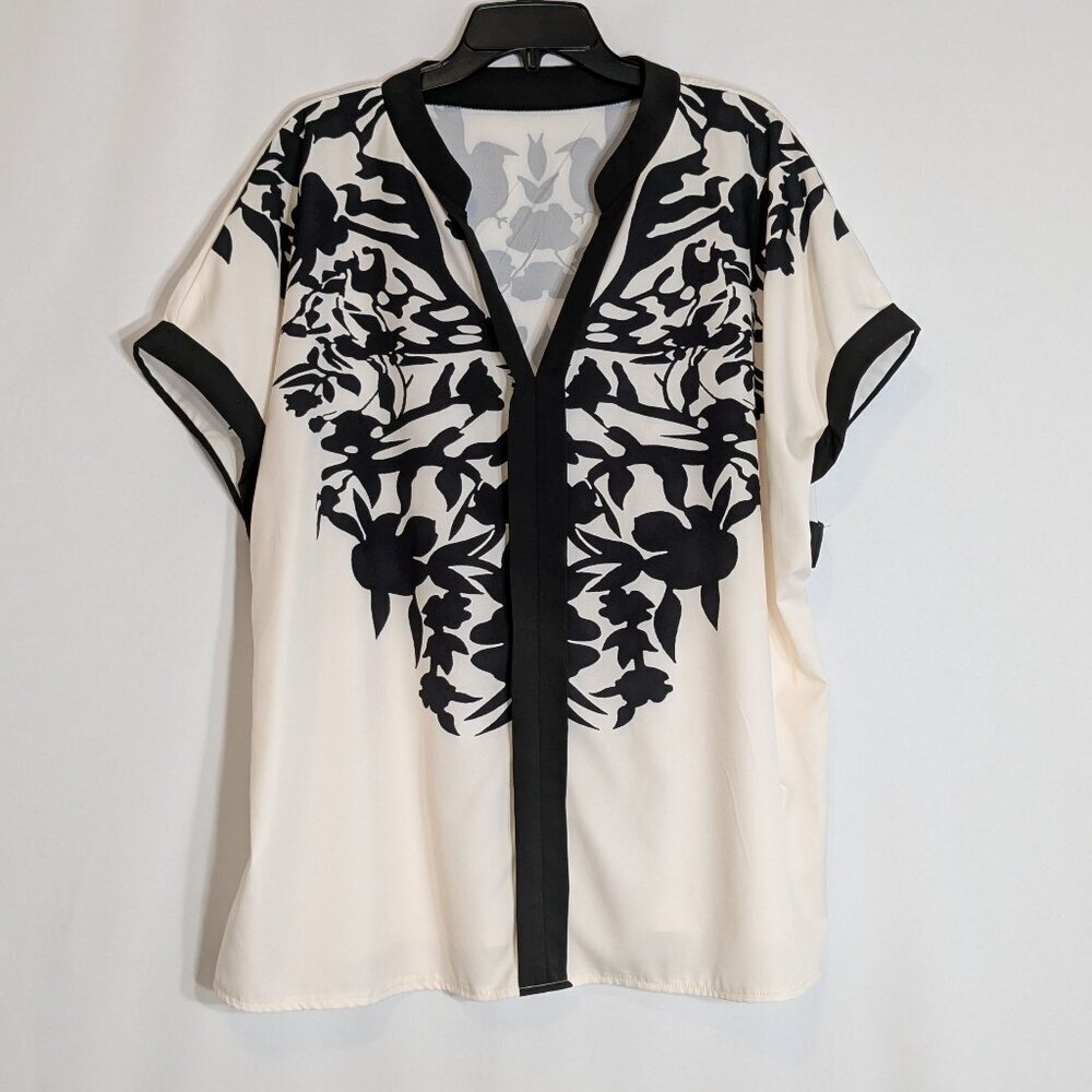 SHEIN White & Black Floral Short Sleeve Pullover Top; Size 4XL